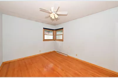 4777 S 14th St, Milwaukee, WI 53221 - Photo 16
