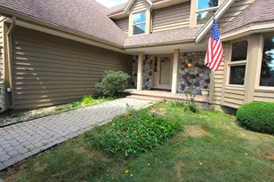 1230 Gleneagles Ct, Geneva, WI 53147 - Photo 2