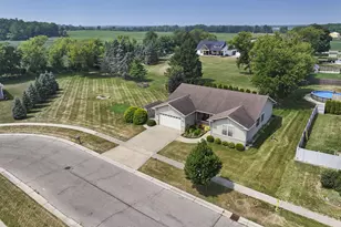 3107 King Cir, Twin Lakes, WI 53181 - Photo 4