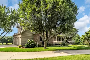 5046 Briar Ridge Ct, Lyons, WI 53105 - Photo 4
