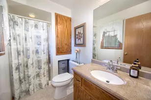 4130 W Thorncrest Dr, Franklin, WI 53132 - Photo 12