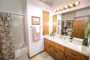 4130 W Thorncrest Dr, Franklin, WI 53132 - Photo 14