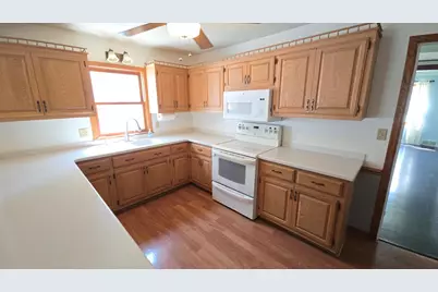 6840 S North Cape Rd, Franklin, WI 53132 - Photo 6