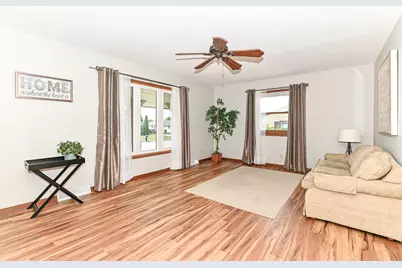 1220  Lakeview Ave, South Milwaukee, WI 53172 - Photo 6