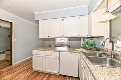 1220  Lakeview Ave, South Milwaukee, WI 53172 - Photo 12