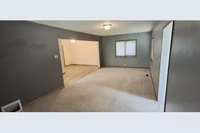 131 E Burnett St, Beaver Dam, WI 53916 - Photo 12