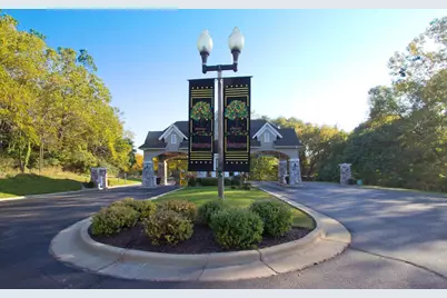420  Hunt Club Way #61-04, Geneva, WI 53147 - Photo 2