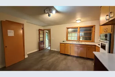 5104  Graceland Blvd, Racine, WI 53406 - Photo 6