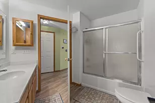 2107 Landings Ln, Delavan, WI 53115 - Photo 18