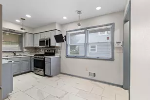 7063 N 37th St, Milwaukee, WI 53209 - Photo 8