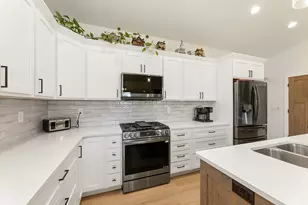 274 Weston Rd, Holmen, WI 54636 - Photo 12