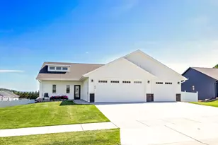 274 Weston Rd, Holmen, WI 54636 - Photo 1