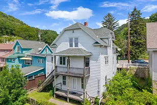 23 N Hill St, Fountain City, WI 54629 - Photo 6
