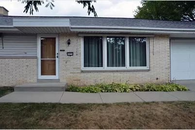 2672 N 115th St, Wauwatosa, WI 53226 - Photo 2