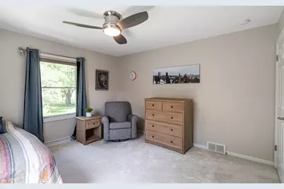 9439 N Broadmoor Rd, Bayside, WI 53217 - Photo 24