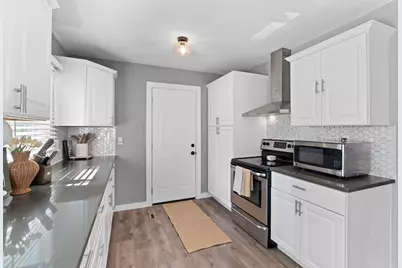 W157N9750  Glenwood Rd, Germantown, WI 53022 - Photo 12