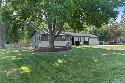 W157N9750  Glenwood Rd, Germantown, WI 53022 - Photo 2
