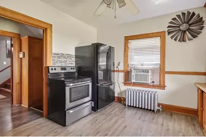 3716 W Sarnow St, Milwaukee, WI 53208 - Photo 10
