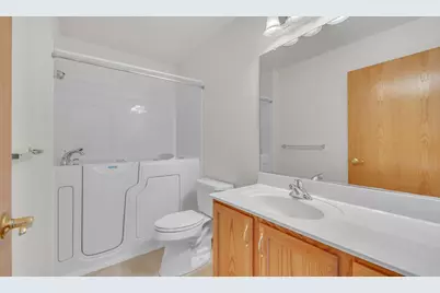 1530  Berrywood Ct #25, Sheboygan, WI 53081 - Photo 12