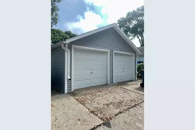 3747 S Arctic Ave, Saint Francis, WI 53235 - Photo 16