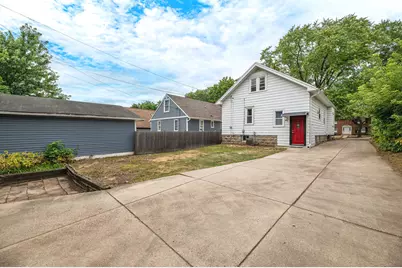 7913 W North Ave, Wauwatosa, WI 53213 - Photo 24