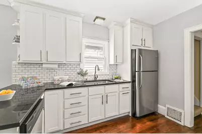 7913 W North Ave, Wauwatosa, WI 53213 - Photo 10