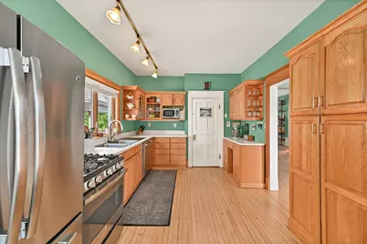3457 N Bartlett Ave, Milwaukee, WI 53211 - Photo 14