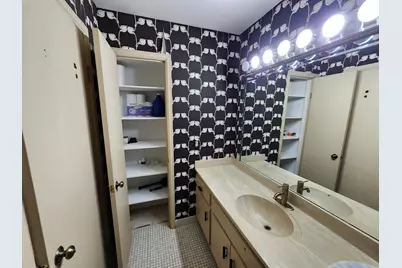 1730 W Green Tree Rd #305, Glendale, WI 53209 - Photo 10