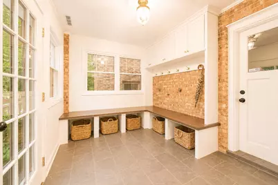 7515  Oakhill Ave, Wauwatosa, WI 53213 - Photo 18