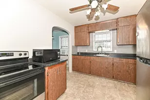 3022 21st St, Racine, WI 53403 - Photo 10