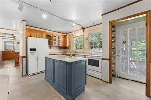 11645 N Hillside Ln, Mequon, WI 53092 - Photo 16