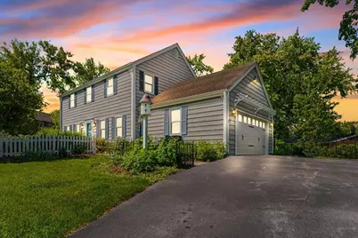 11645 N Hillside Ln, Mequon, WI 53092 - Photo 2