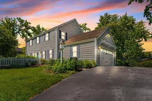 11645 N Hillside Ln, Mequon, WI 53092 - Photo 2