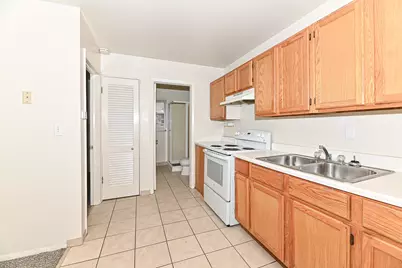 2520 N Murray Ave #2522, Milwaukee, WI 53211 - Photo 10