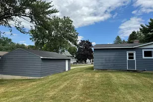 12142 219th Ave, Salem Lakes, WI 53104 - Photo 16