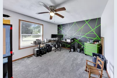 528  Valencia Dr, Delavan, WI 53115 - Photo 12