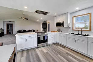 528 Valencia Dr, Delavan, WI 53115 - Photo 8