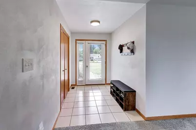 528  Valencia Dr, Delavan, WI 53115 - Photo 2