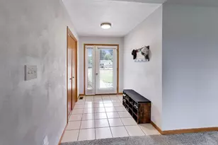 528 Valencia Dr, Delavan, WI 53115 - Photo 2