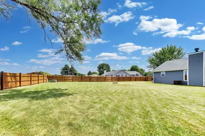 528  Valencia Dr, Delavan, WI 53115 - Photo 24