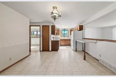 2418  Pershing Ave, Sheboygan, WI 53083 - Photo 8