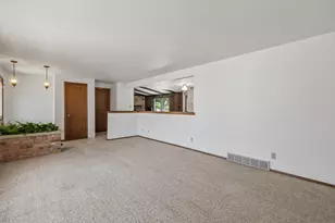 2418 Pershing Ave, Sheboygan, WI 53083 - Photo 4