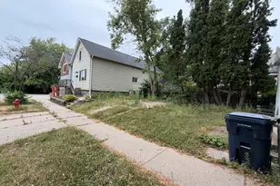2477 S Burrell St, Milwaukee, WI 53207 - Photo 4
