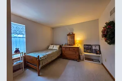 601  Bridlewood Ln, Watertown, WI 53094 - Photo 20