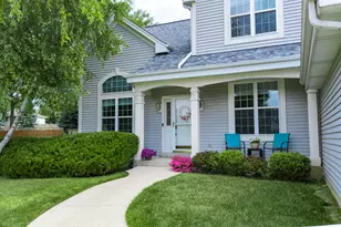 601 Bridlewood Ln, Watertown, WI 53094 - Photo 2