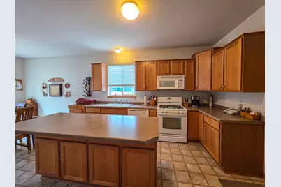 601  Bridlewood Ln, Watertown, WI 53094 - Photo 10