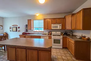 601 Bridlewood Ln, Watertown, WI 53094 - Photo 10