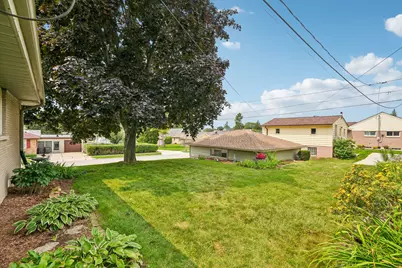 2709  13th Ave, South Milwaukee, WI 53172 - Photo 4