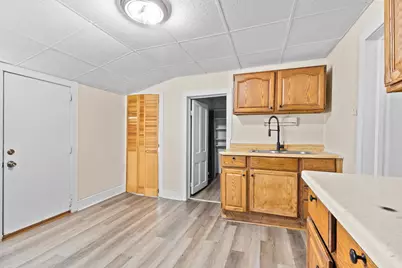 1908 S 28th St, Milwaukee, WI 53215 - Photo 8