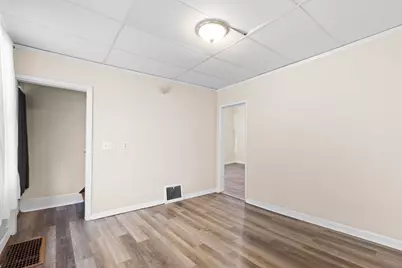 1908 S 28th St, Milwaukee, WI 53215 - Photo 6